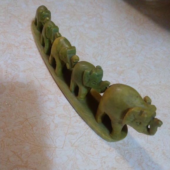 Five Stone Hand Carved Family of Elephants Figures made India - Picture 2 of 6